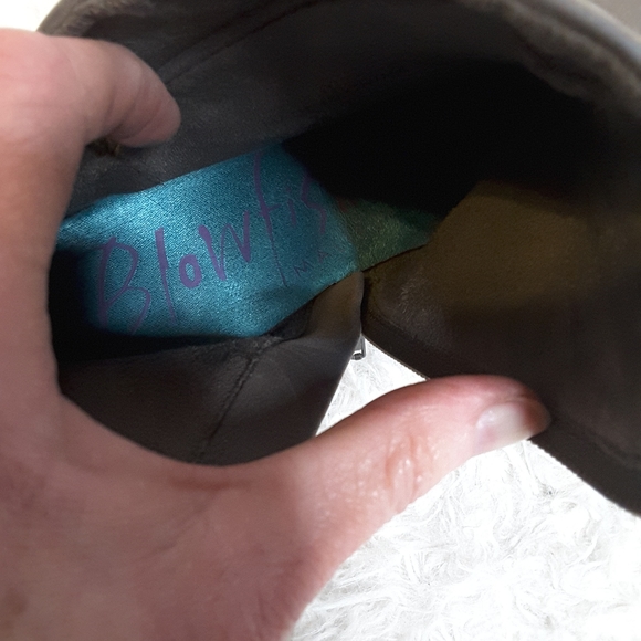 Blowfish Malibu grey faux leather ankle boot with buckle accent size 10 - Picture 9 of 12